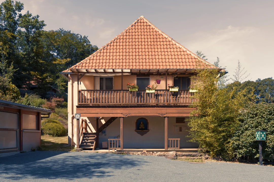 The Unique Architecture of the Zen Buddhist Monastery Kanshoji in Dordogne — view 2