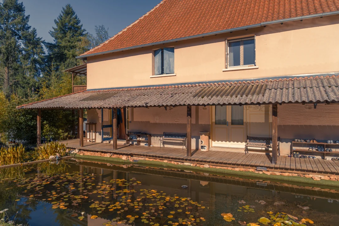 The Unique Architecture of the Zen Buddhist Monastery Kanshoji in Dordogne — view 12