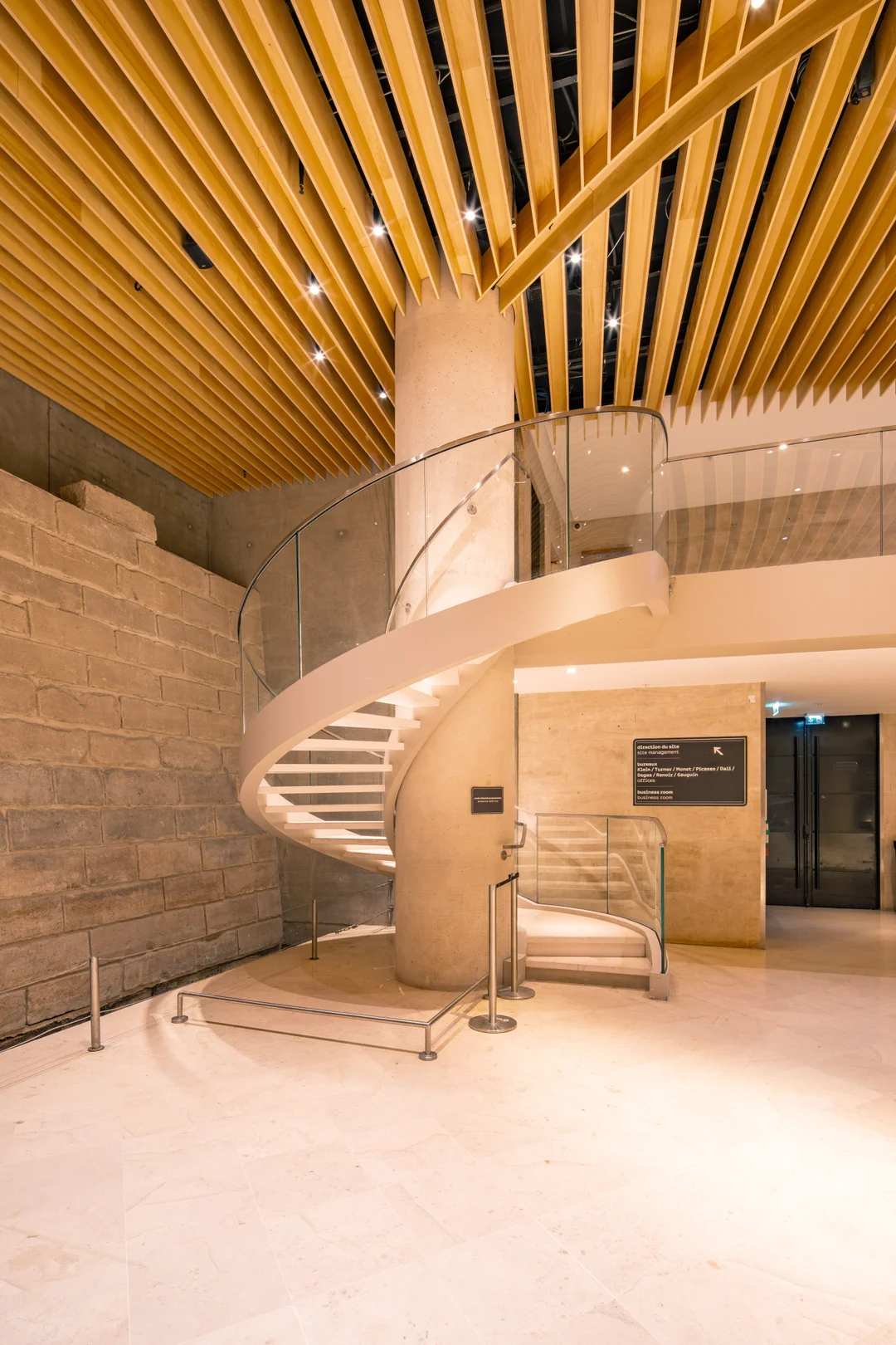 Case Study: VIPARIS - Strategic Enhancement of a Portfolio of Major Event Assets — vue 3
