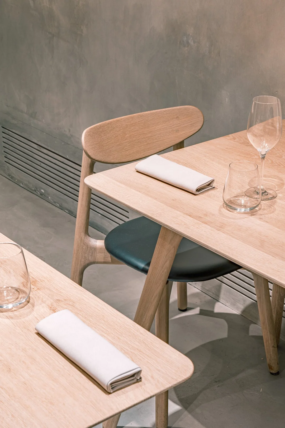 Restaurant AT — view 2