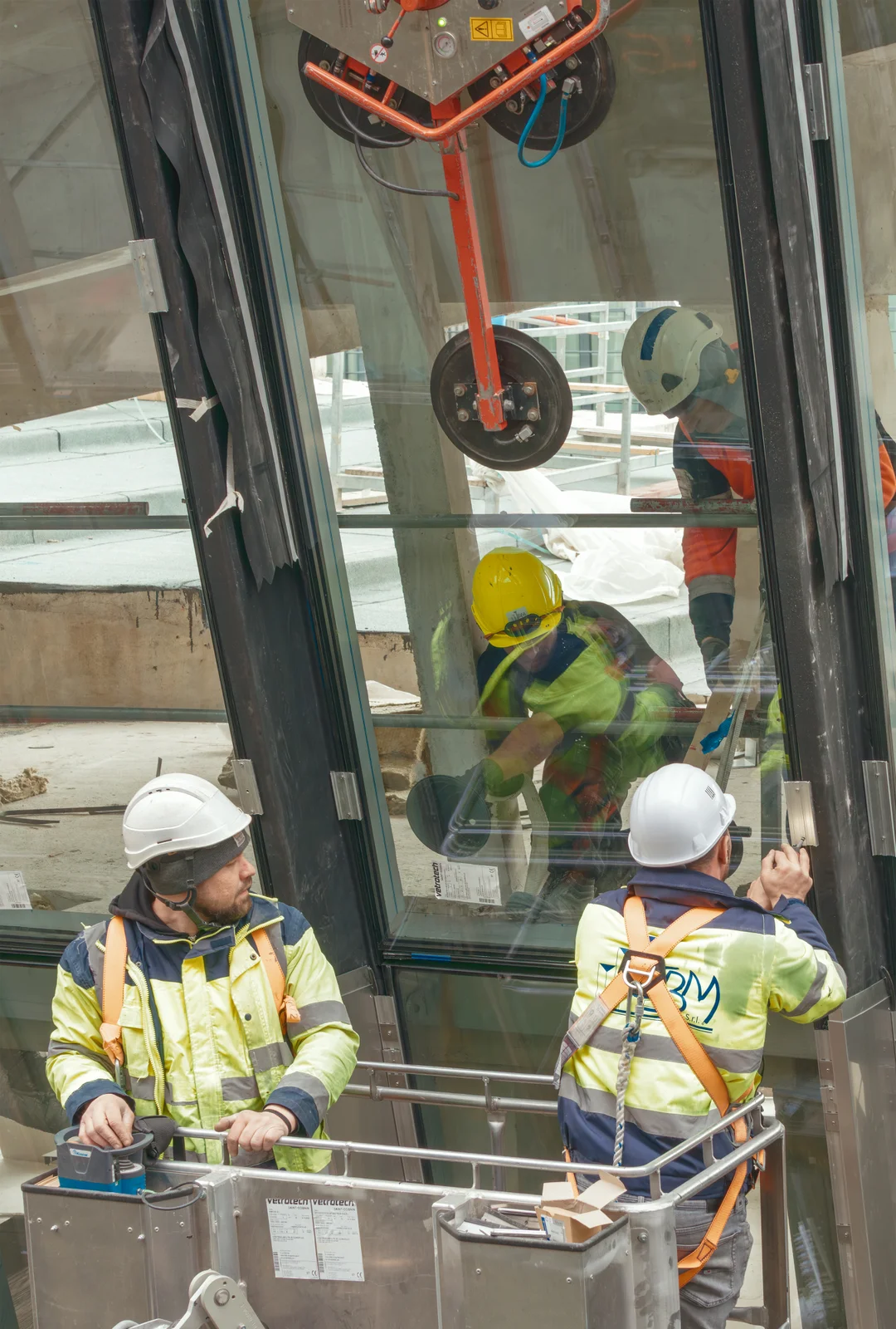 Cité de l'Innovation at Jussieu: the Glass Façade Revealed — view 5