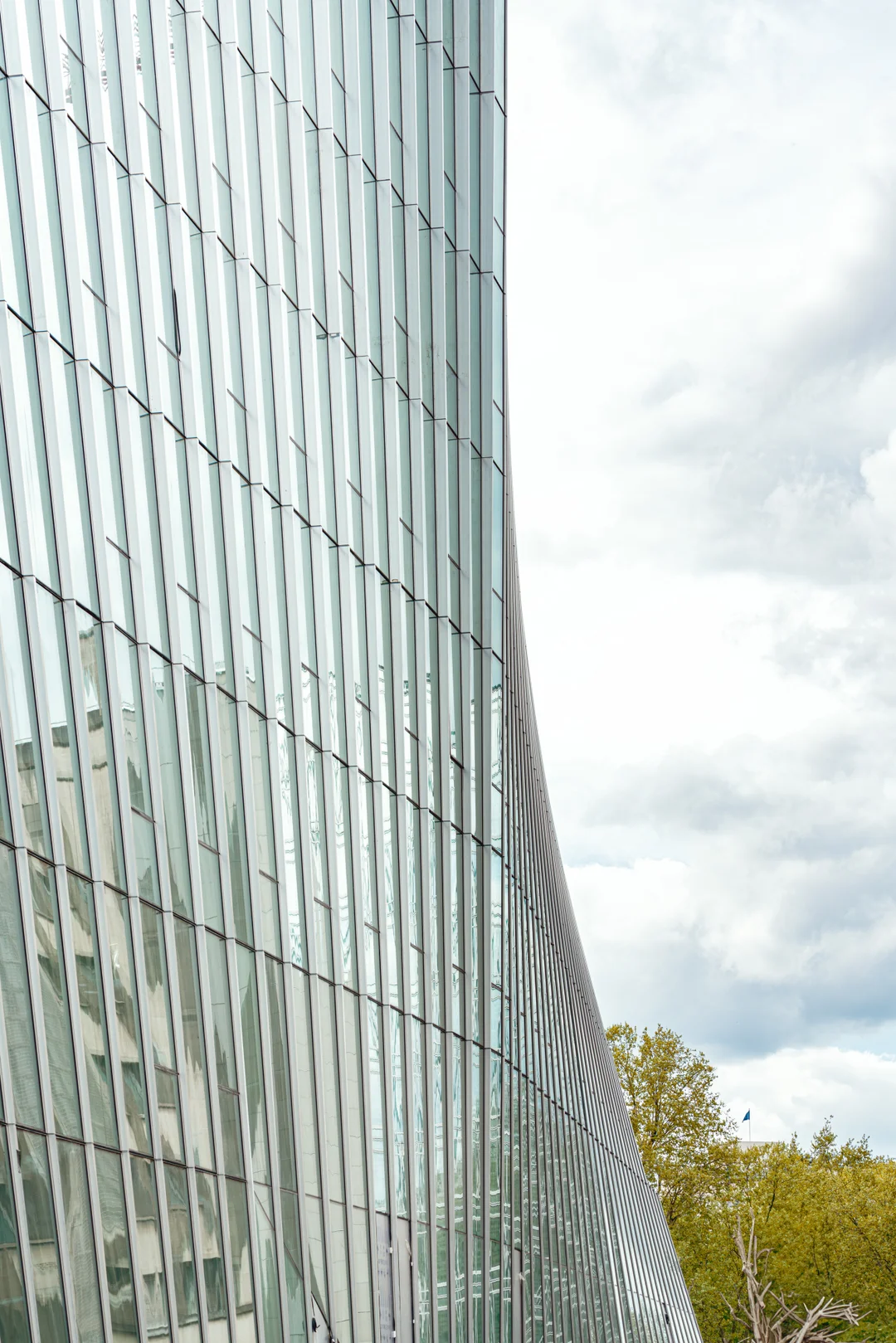 Cité de l'Innovation at Jussieu: the Glass Façade Revealed — view 9