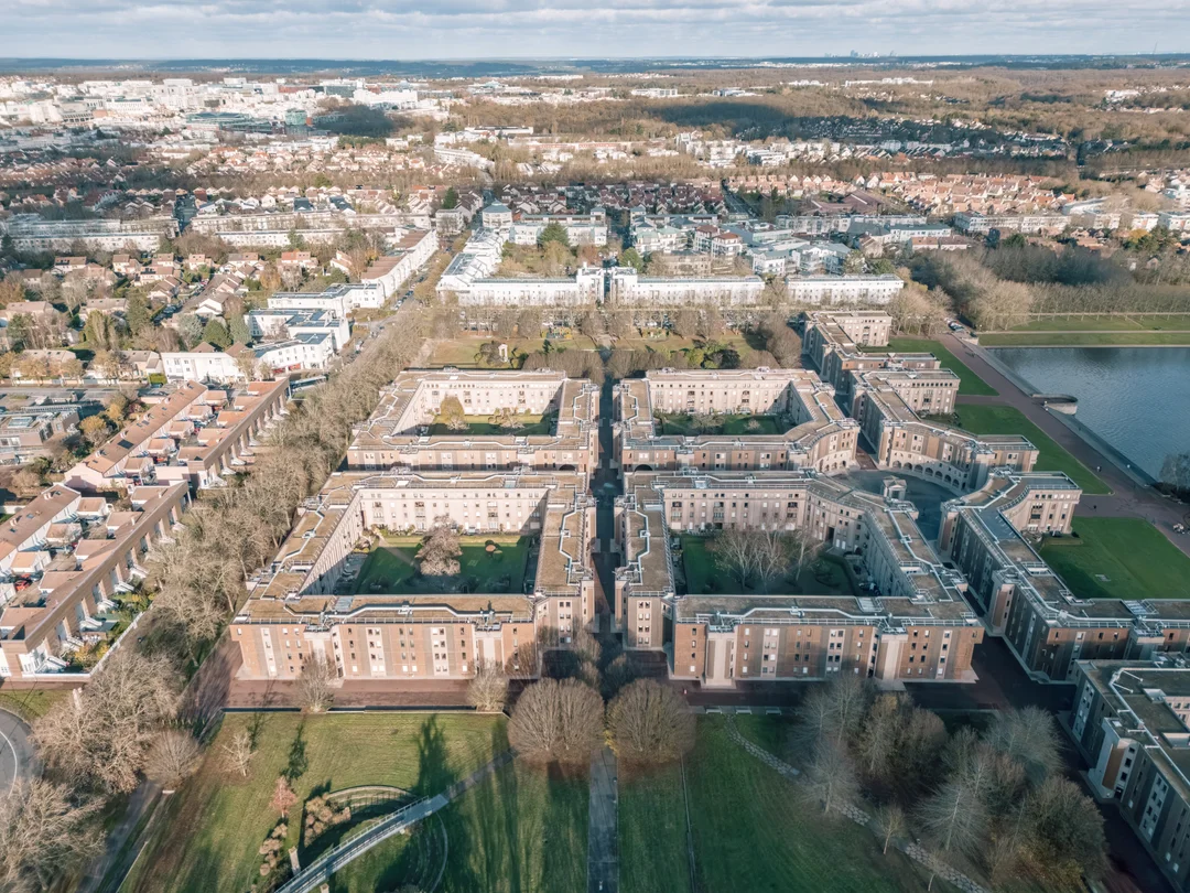 Drone Photographer for Architecture, Hospitality and Real Estate – A precise aerial perspective to showcase your projects, strengthen your image and reveal their real context. — vue 2