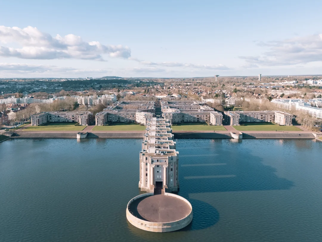 Drone Photographer for Architecture, Hospitality and Real Estate – A precise aerial perspective to showcase your projects, strengthen your image and reveal their real context. — vue 4