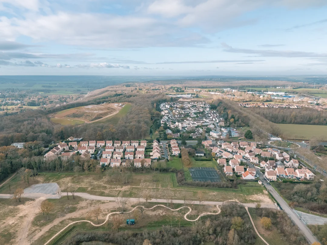 Drone Photographer for Architecture, Hospitality and Real Estate – A precise aerial perspective to showcase your projects, strengthen your image and reveal their real context. — vue 10