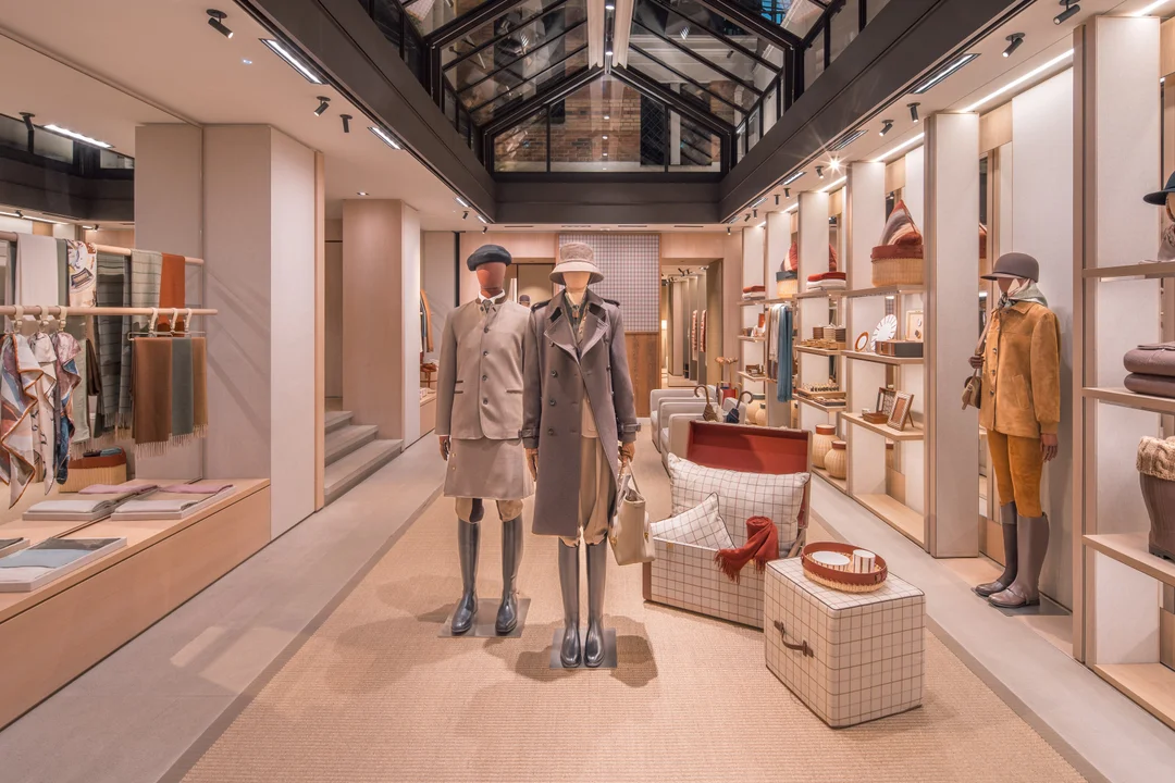 Loro Piana – Avenue Montaigne Boutique, Paris — view 13