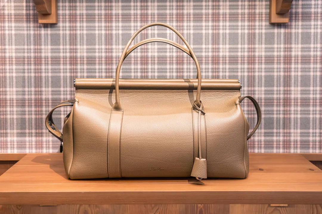 Loro Piana – Avenue Montaigne Boutique, Paris — view 21