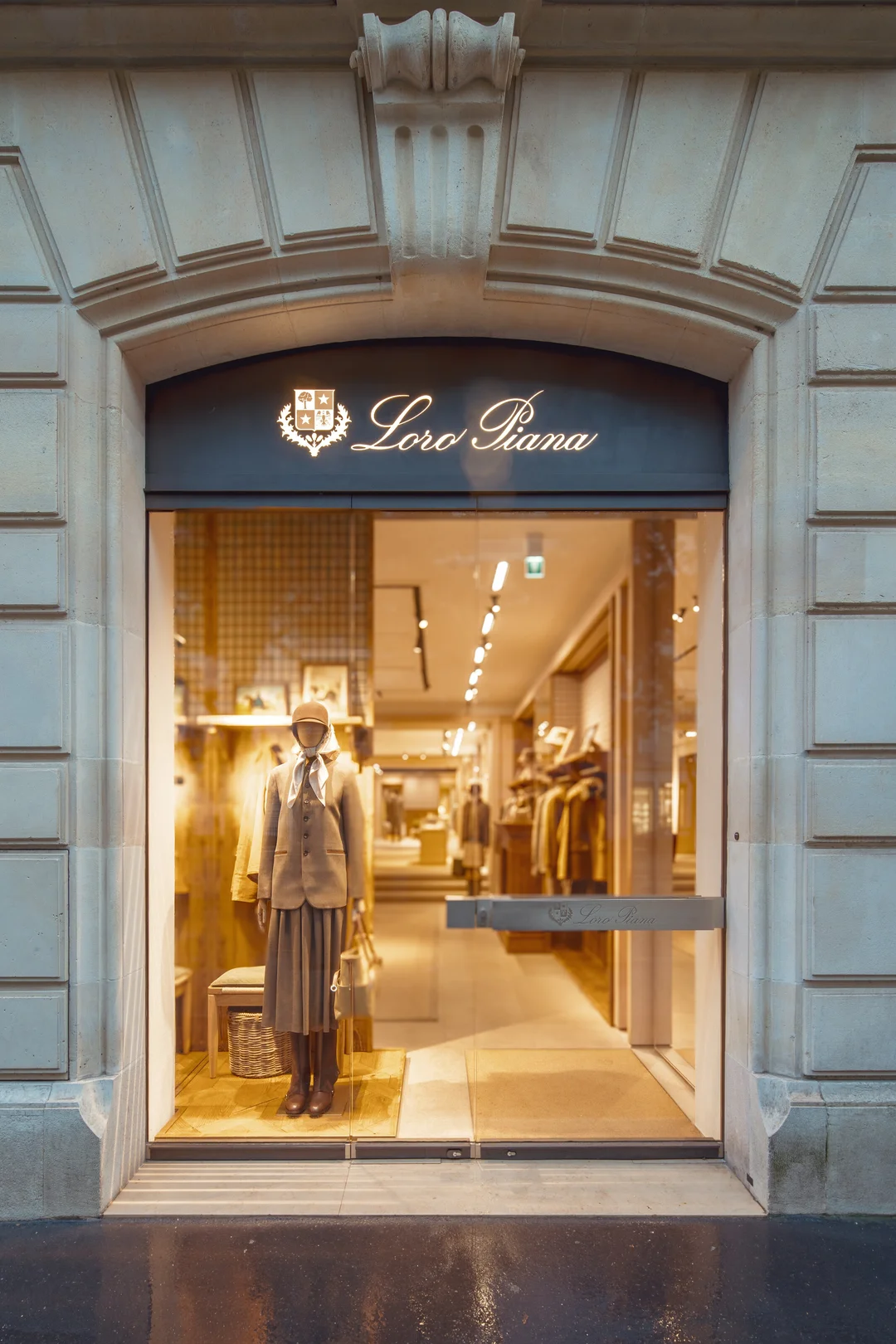 Loro Piana – Avenue Montaigne Boutique, Paris — view 7