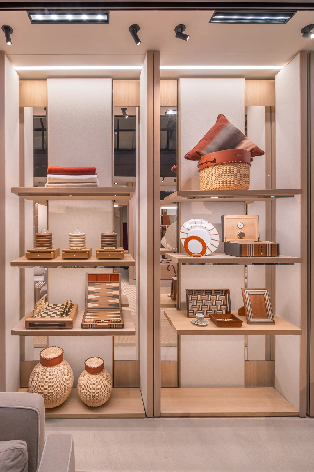 Loro Piana – Avenue Montaigne Boutique, Paris — view 16