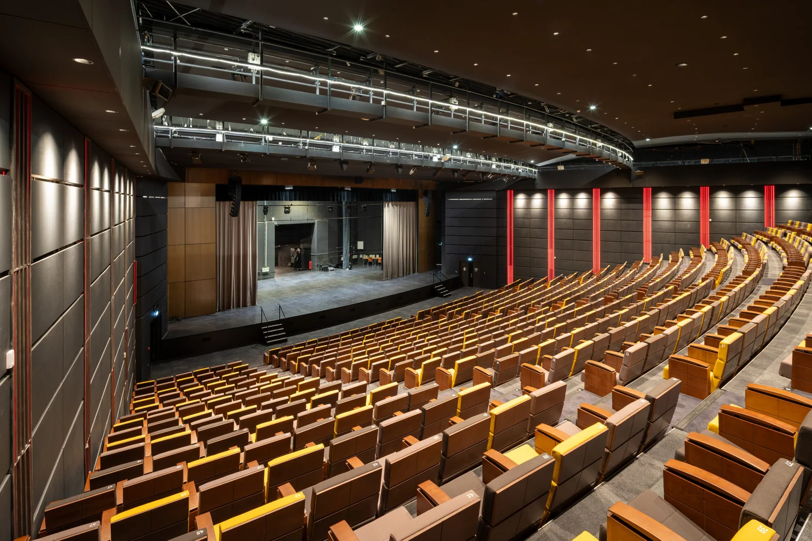 Viparis, François Schuiten, Nicolas Adam: Architectural Photography of CNIT Forest — view 18