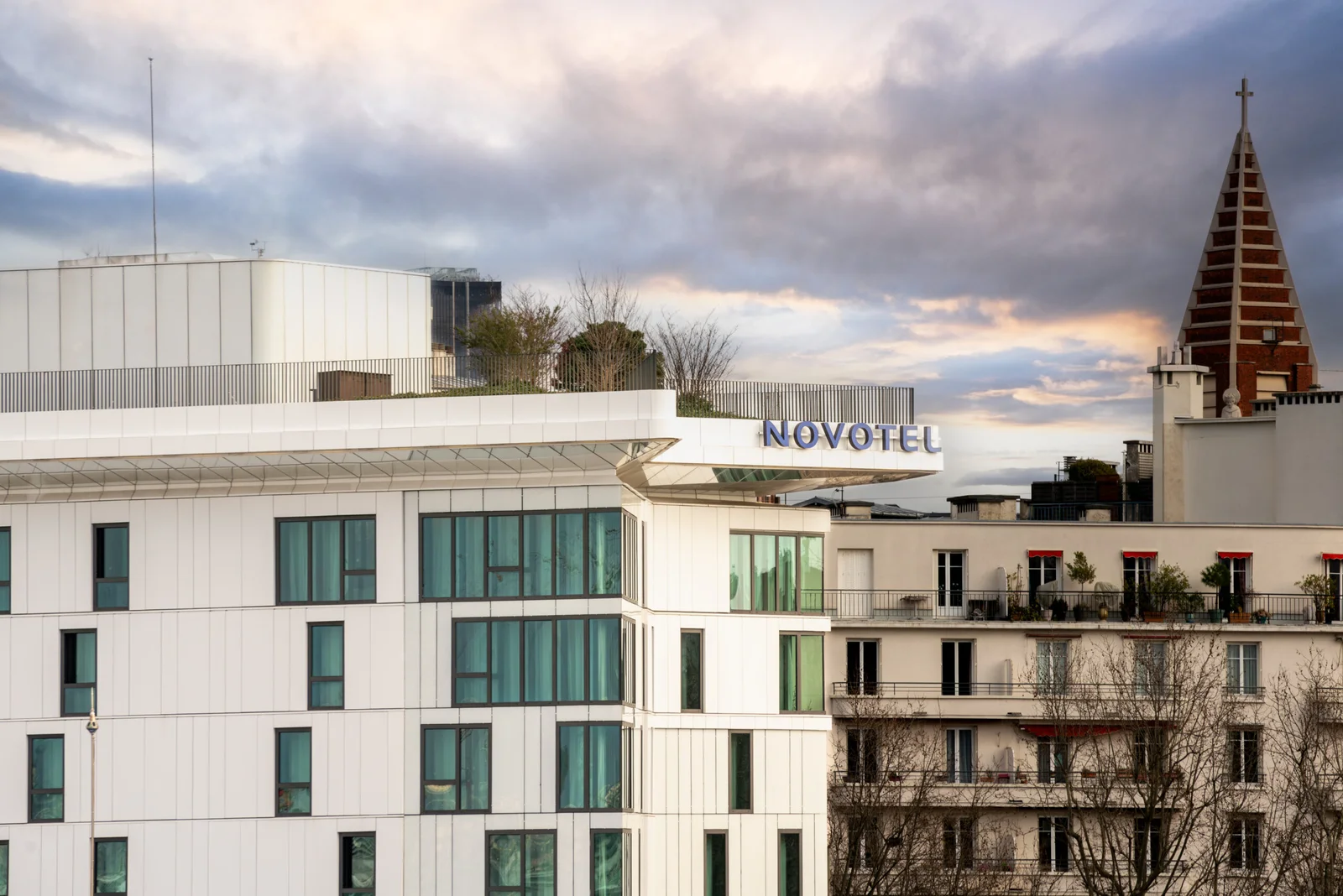 Reputation Squad and Viparis: Real Estate Photography of Paris Expo / Porte de Versailles — view 15