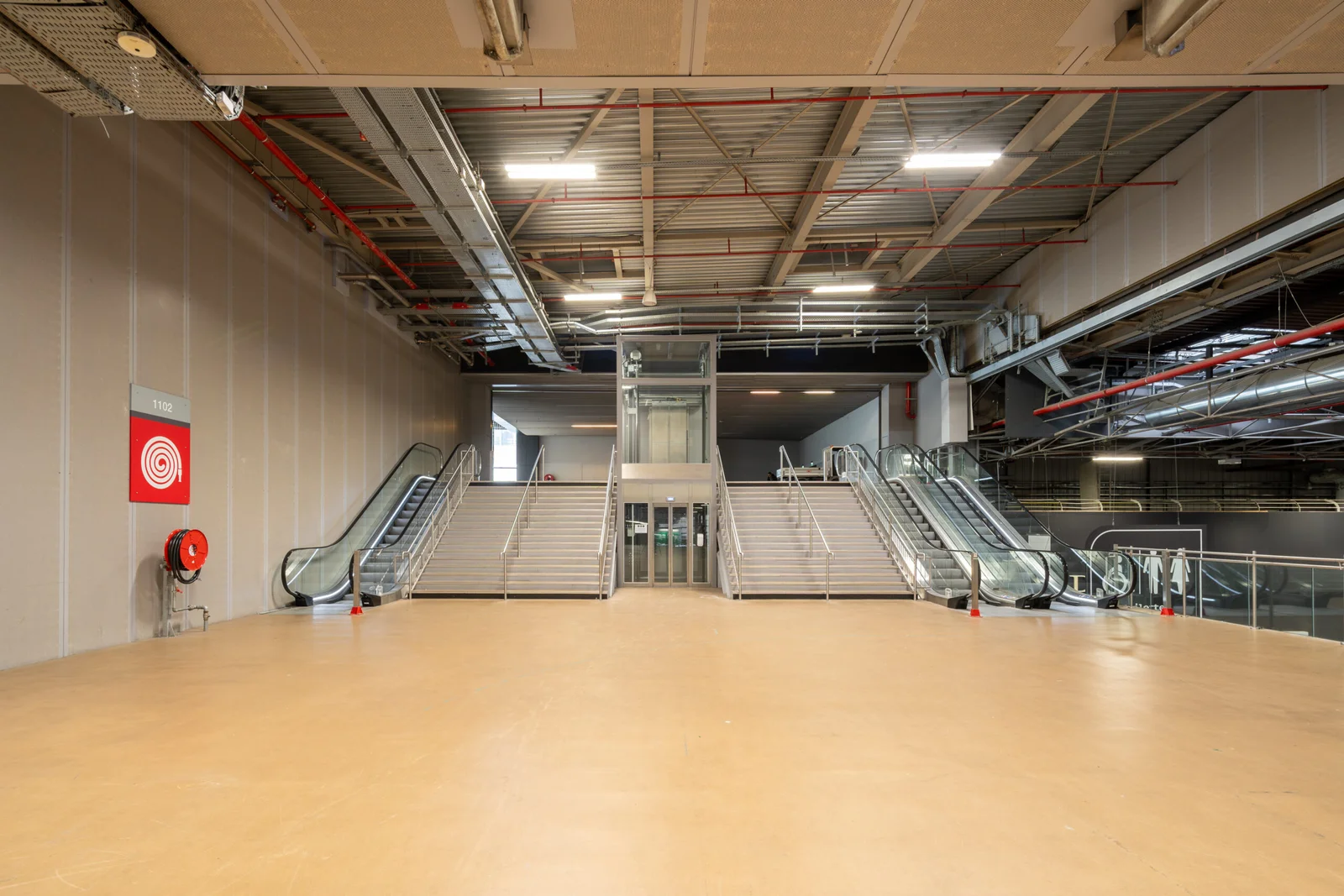Reputation Squad and Viparis: Real Estate Photography of Paris Expo / Porte de Versailles — view 4
