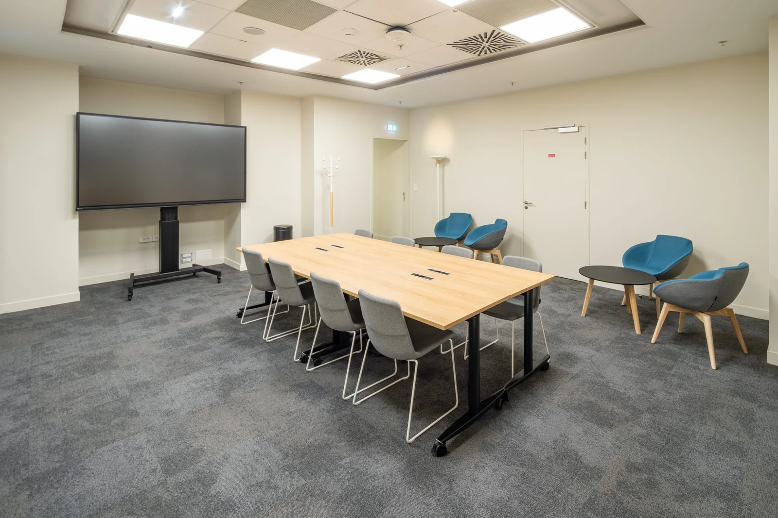 Viparis, François Schuiten, Nicolas Adam: Real Estate Photography of CNIT Forest 2024 — view 18