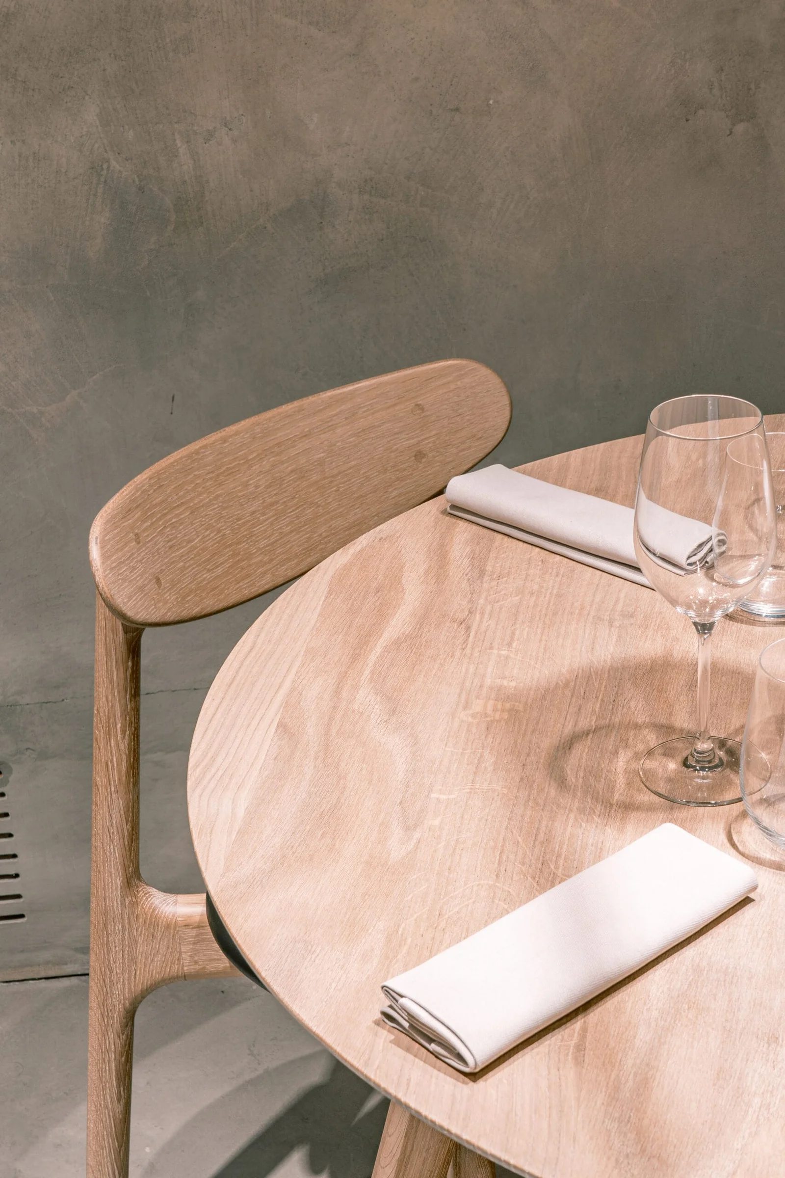 Restaurant AT — view 1
