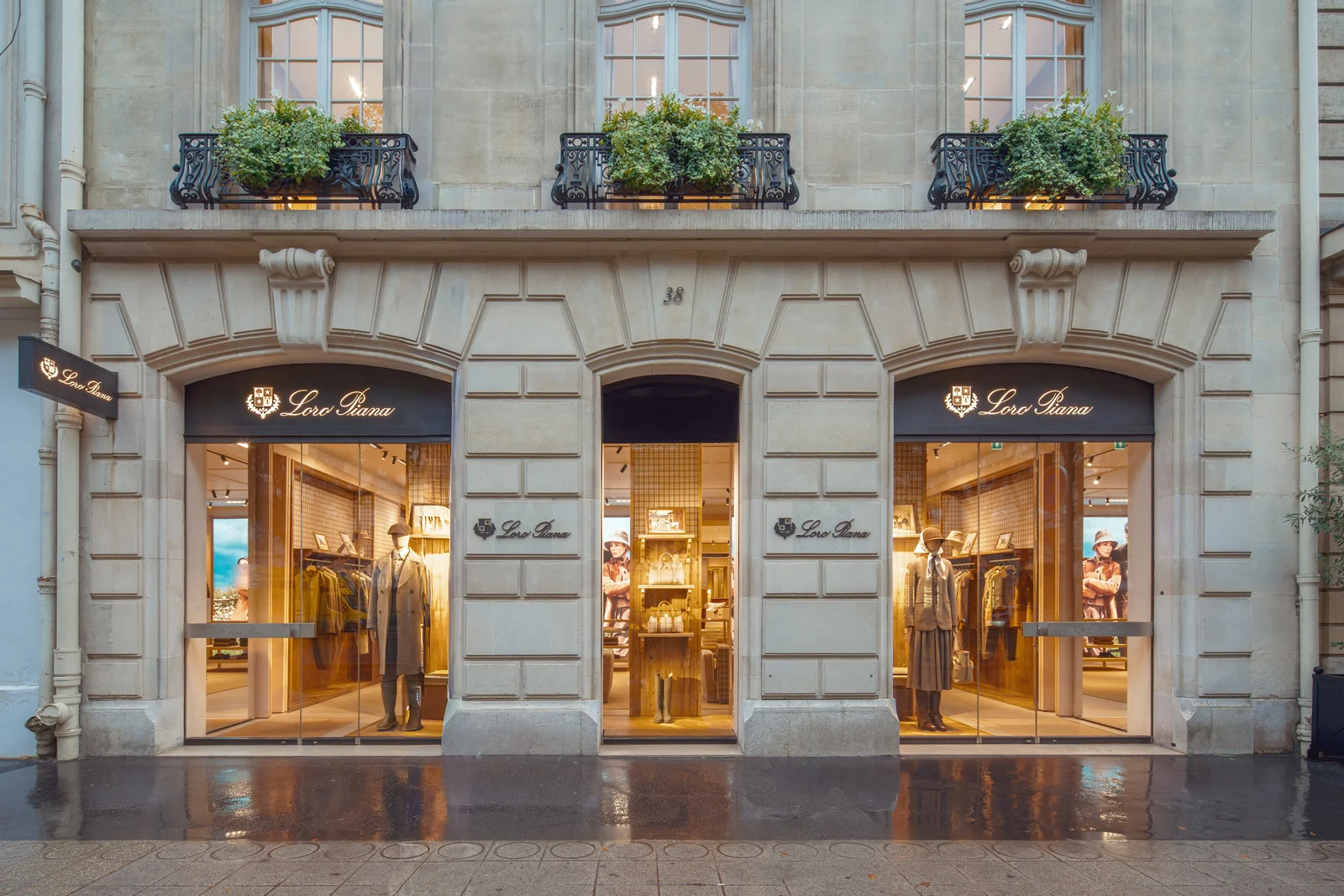 Loro Piana – Avenue Montaigne Boutique, Paris