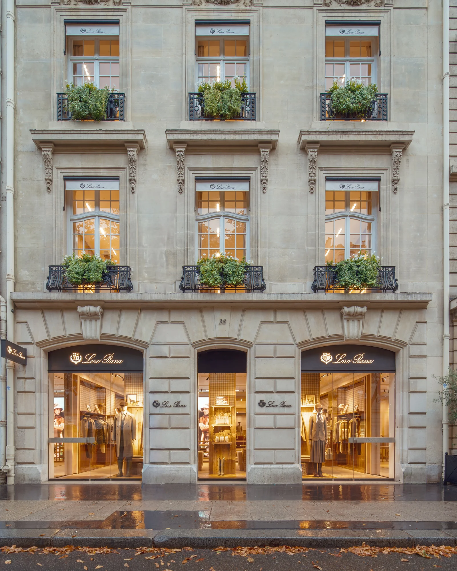 Loro Piana – Avenue Montaigne Boutique, Paris — view 1